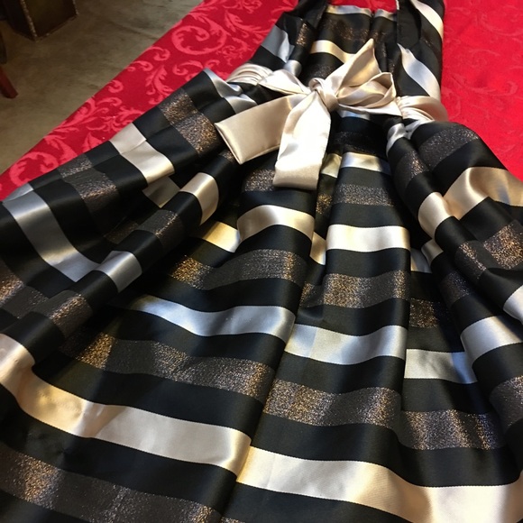 Bonnie Jean dress, beautiful condition. Black and gold. Size 10 - Picture 3 of 3